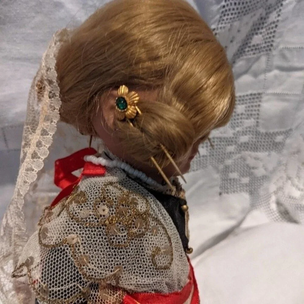 Vintage Linda Pirula with regional Valencian costume